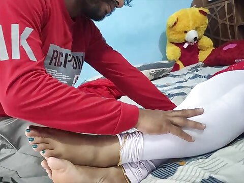 The young Asian woman, dropped at home, indulges in some private pleasure overhead her bed. Her stepbrother, curious, ties her eyes, surprising her with intense passion.